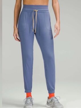 Lululemon Throwback Base Runner High-Rise Jogger